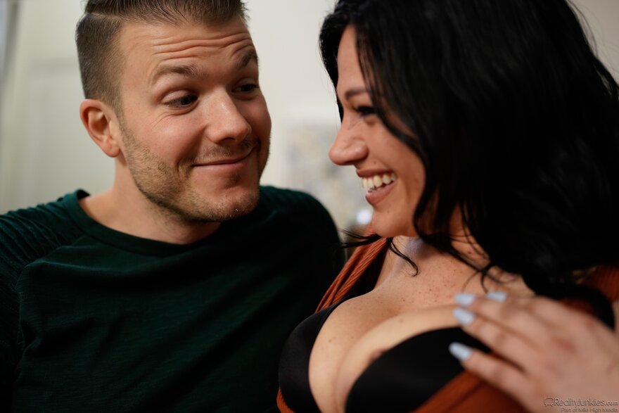 polo_7474 - RealityJunkies Mona Azar - Creampie Virgins 5 (21.05.2021) - 160 - 0093 - 0093