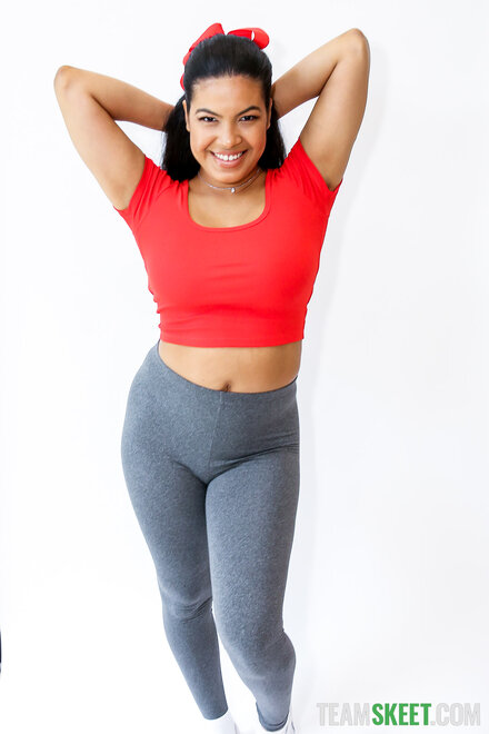 stepsiblings_ameena_green_and_maya_farrell_002