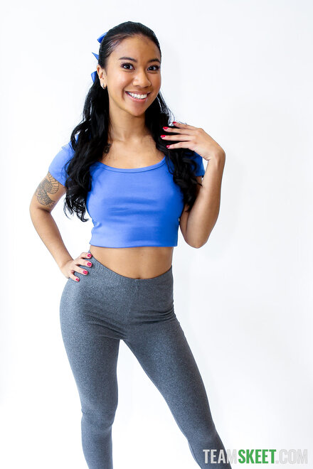 stepsiblings_ameena_green_and_maya_farrell_033