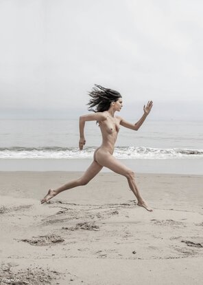 foto amadora Running on the beach