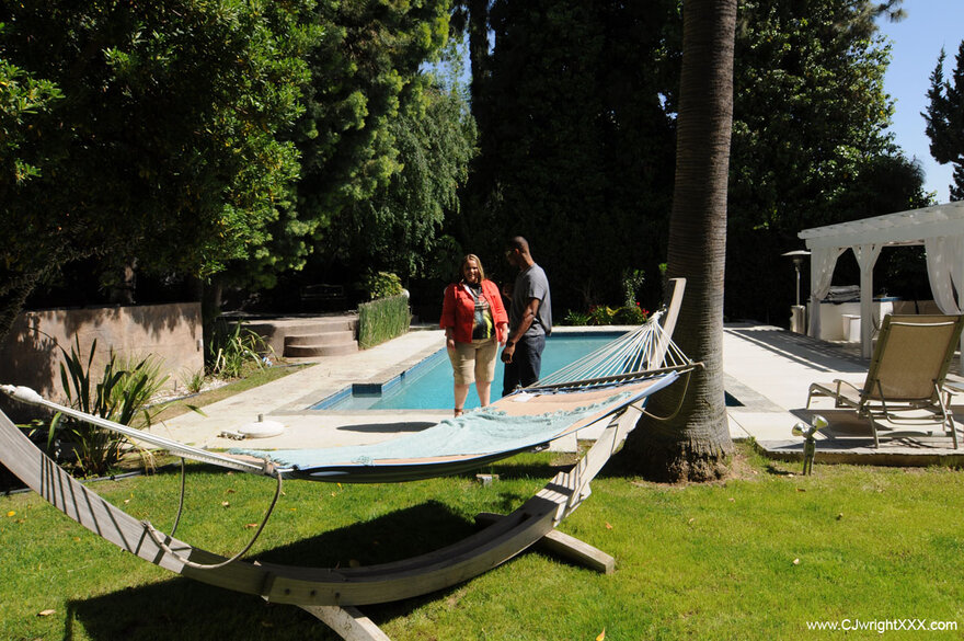 VictoriaSecretPool_102