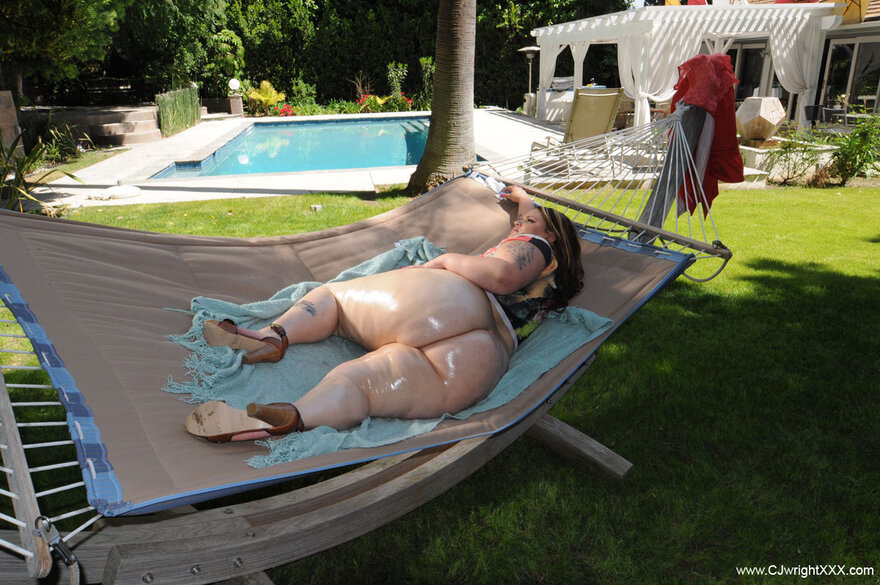 VictoriaSecretPool_206