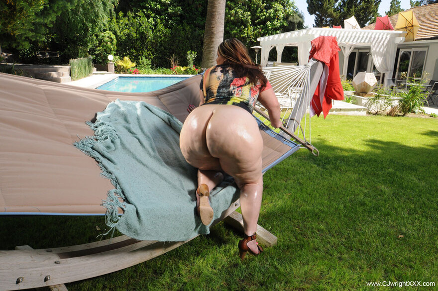 VictoriaSecretPool_233