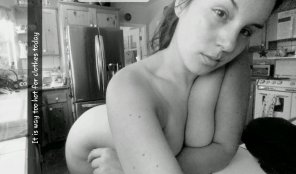 amateur pic PictureWay too hot for clothes