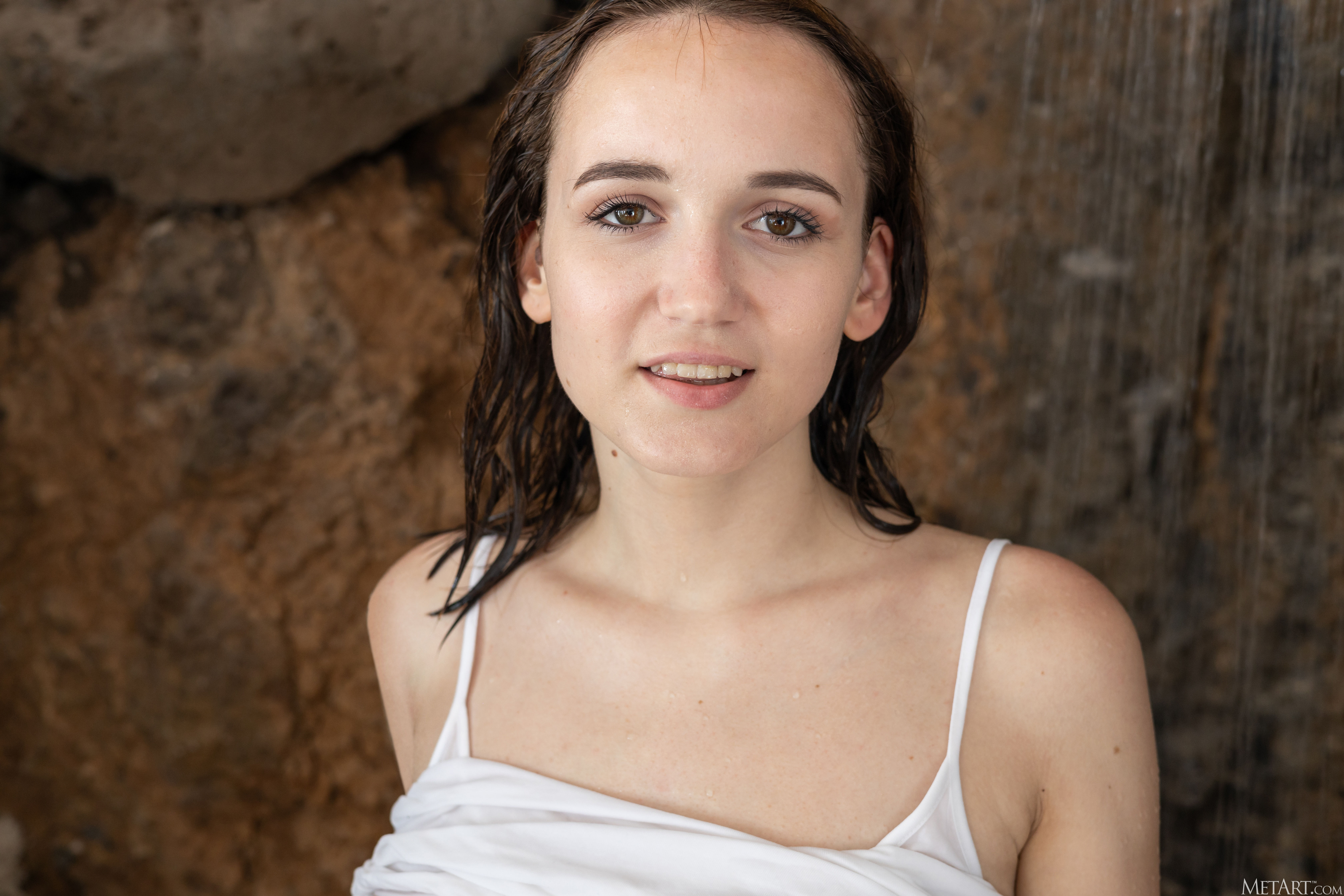amateur photograph MetArt_Grotto_Rokki_high_0035