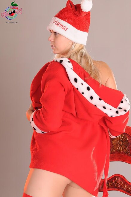 enlarge-young_and_beautyfull - Hot and busty teen Cherry wishes you a Merry Christmas - 0034 - newcherry-108-034-enlarge