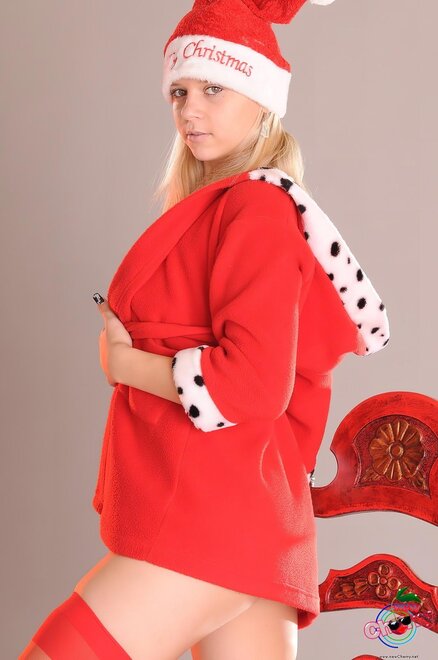 enlarge-young_and_beautyfull - Hot and busty teen Cherry wishes you a Merry Christmas - 0036 - newcherry-108-036-enlarge