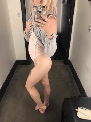amateur pic Naughty in the dressing room.