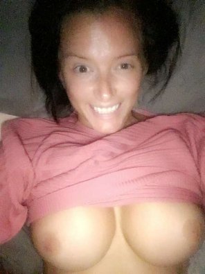 foto amatoriale would you cum all over me if i let you?? all over my face.. and titties... just imagine. [oc]