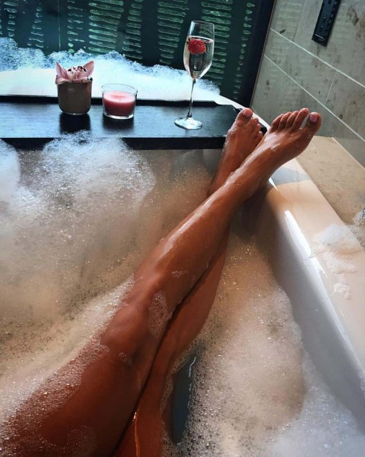 Bath Legs nude
