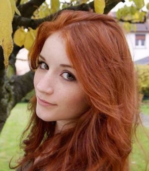 foto amateur Red hair and green eyes