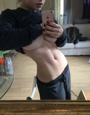 amateur-Foto Sexy pale tummy