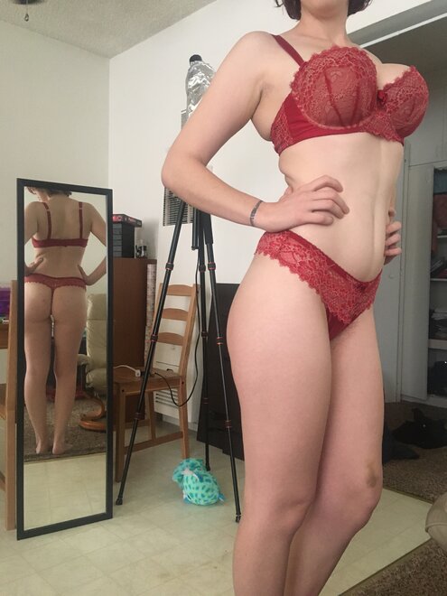 I think red is my colorðŸ¥° [F]