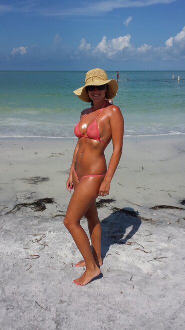 VacationBeachPictures-016-topaz-faceai-improve-1.5x