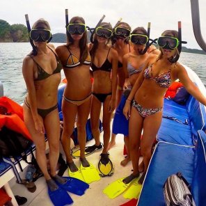 amateur pic When the squad goes snorkeling.