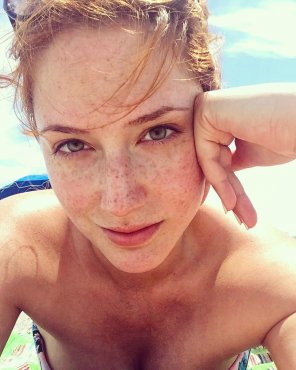 foto amatoriale Freckles make the woman