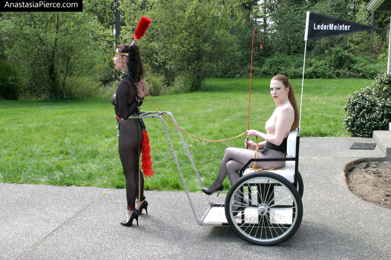 amateur photo PonyGirl041