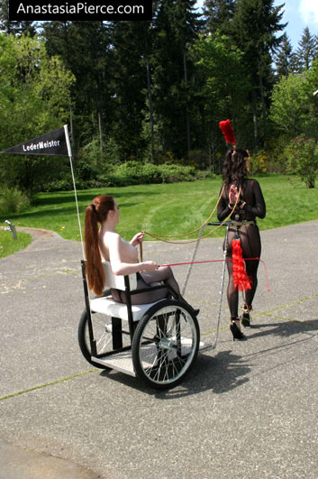 amateur photo PonyGirl047