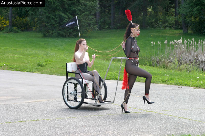 amateur photo PonyGirl066