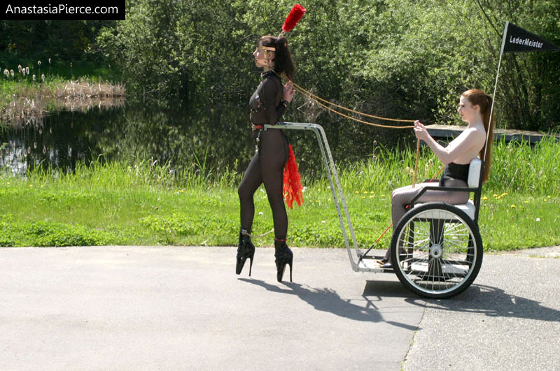 amateur photo PonyGirl078