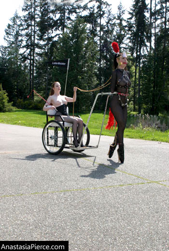 amateur photo PonyGirl088