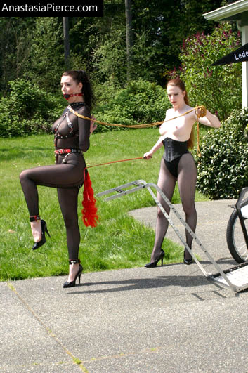 amateur photo PonyGirl136