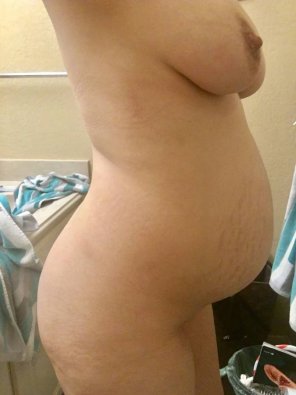 foto amatoriale So pregnant and so horny...