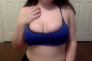 amateur photo I think this sports bra is getting to be a little too small [f]