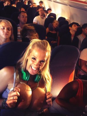 foto amadora Boobs on a plane!