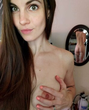 photo amateur [F] Trying to get creative with my pics ;)