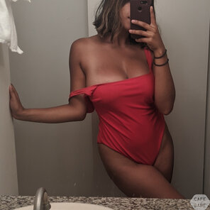 amateur photo boobs vs. swimsuit