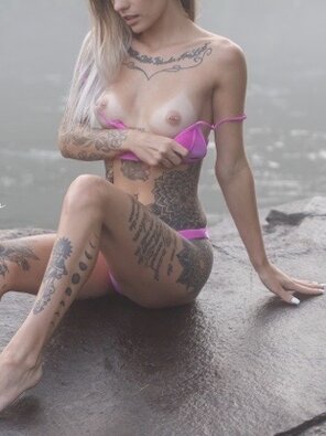 foto amadora Pierced and tatted.