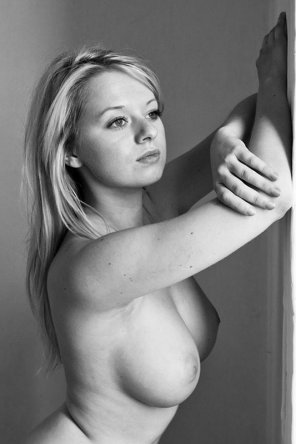 amateur-Foto Blonde in B&W
