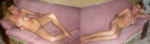 foto amadora Naked on the couch
