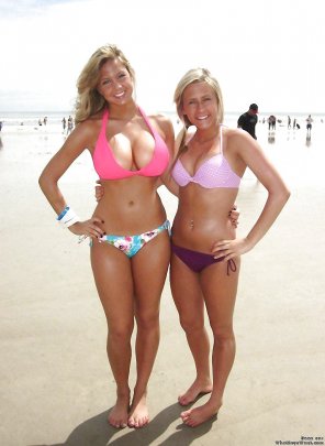 photo amateur Stacked blonde with a great body and her cute friend