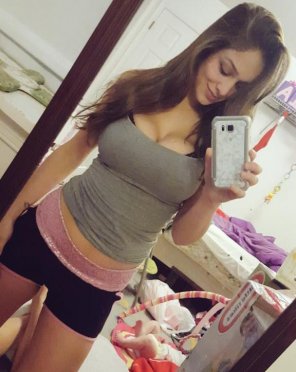 amateur-Foto Hot,Young & Busty [14 PICS in comments]