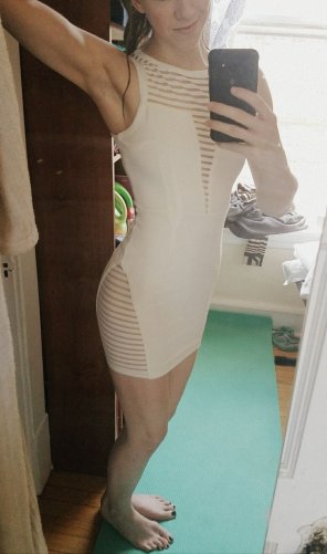 zdjęcie amatorskie I [f] love that you can tell I'm not wearing underwear when I wear this dress ðŸ˜‰