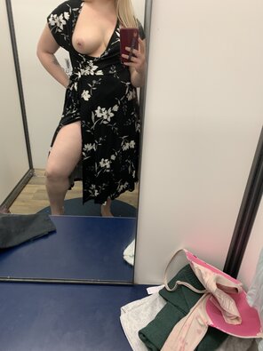amateur pic Changing room fun 24 [f]