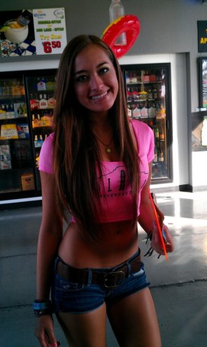 foto amateur babe with beer