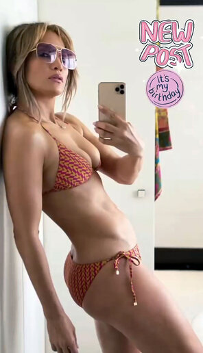photo amateur Jennifer-Lopez-nude-sexy-topless-bikini-hot-naked12