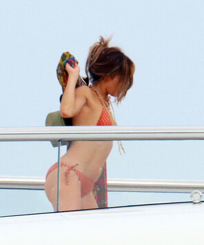 amateur photo Jennifer-Lopez-nude-sexy-topless-bikini-hot-naked27