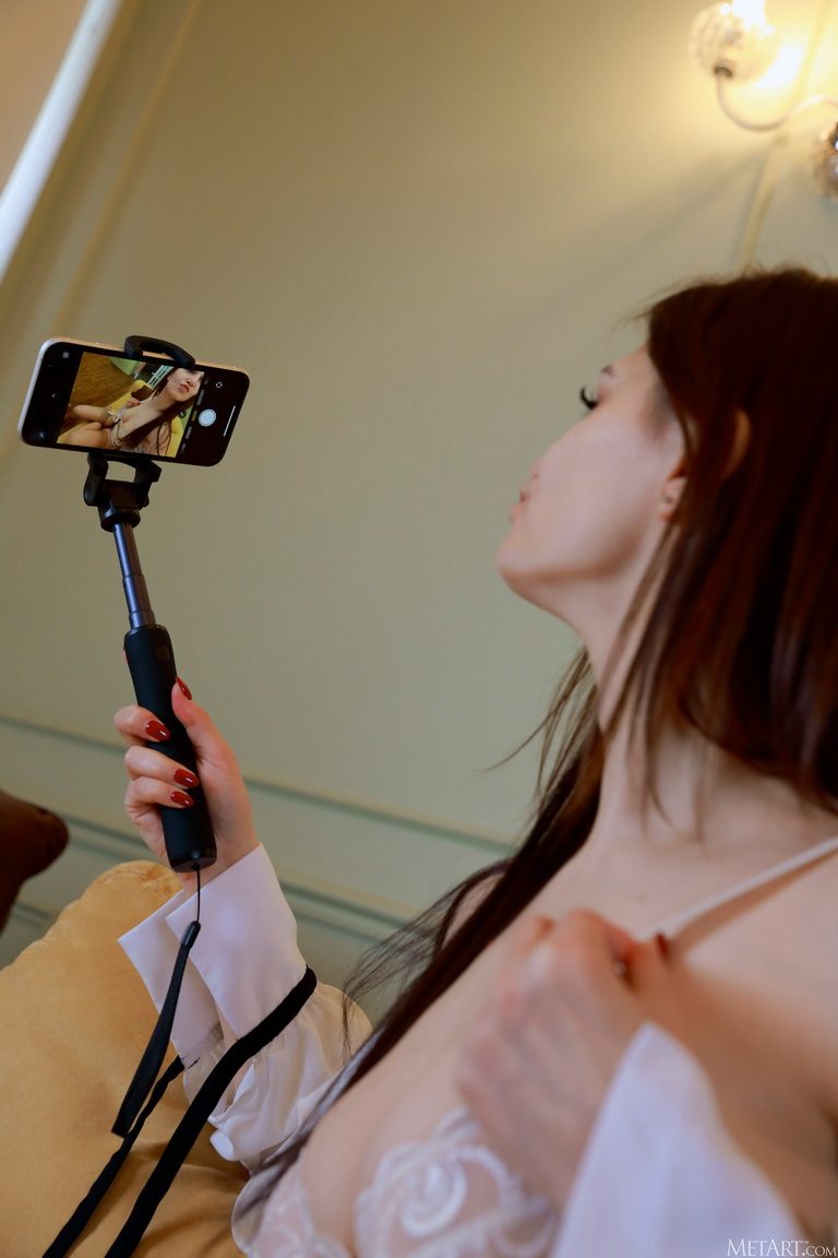 amateur photo MetArt_Sassy-Selfies_Lilliana_high_0004