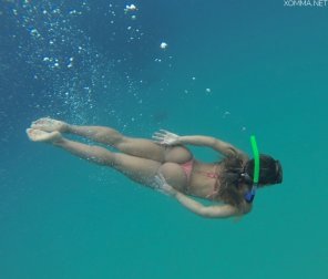 A hot ass underwater