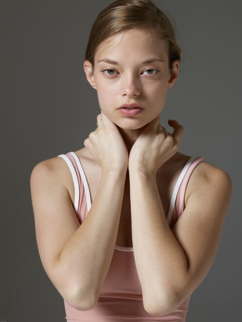 Brunette-Babe-Jennifer-Sullins-14