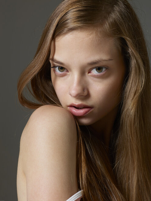 Brunette-Babe-Jennifer-Sullins-24