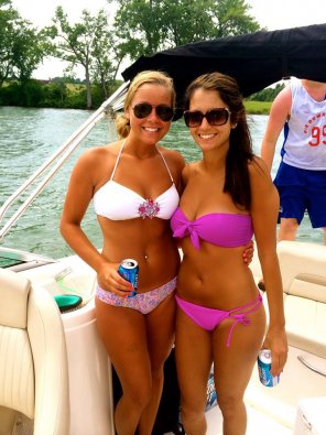 photo amateur Two girls on boat.