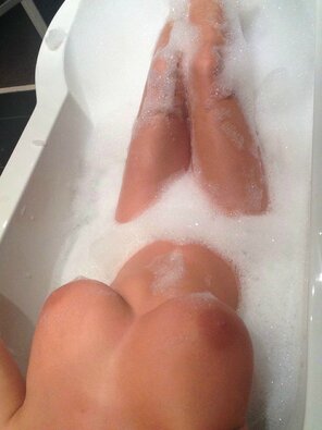 amateur pic Take a hot bath!