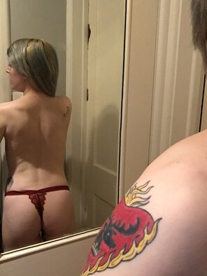 amateur pic Wanted to show off my new thong! [f25]