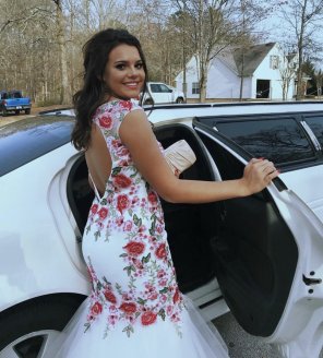 amateur-Foto Anyone wanna ride in her limo?
