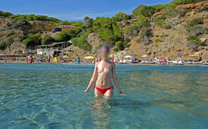 foto amateur The only one topless on the beach [F]
